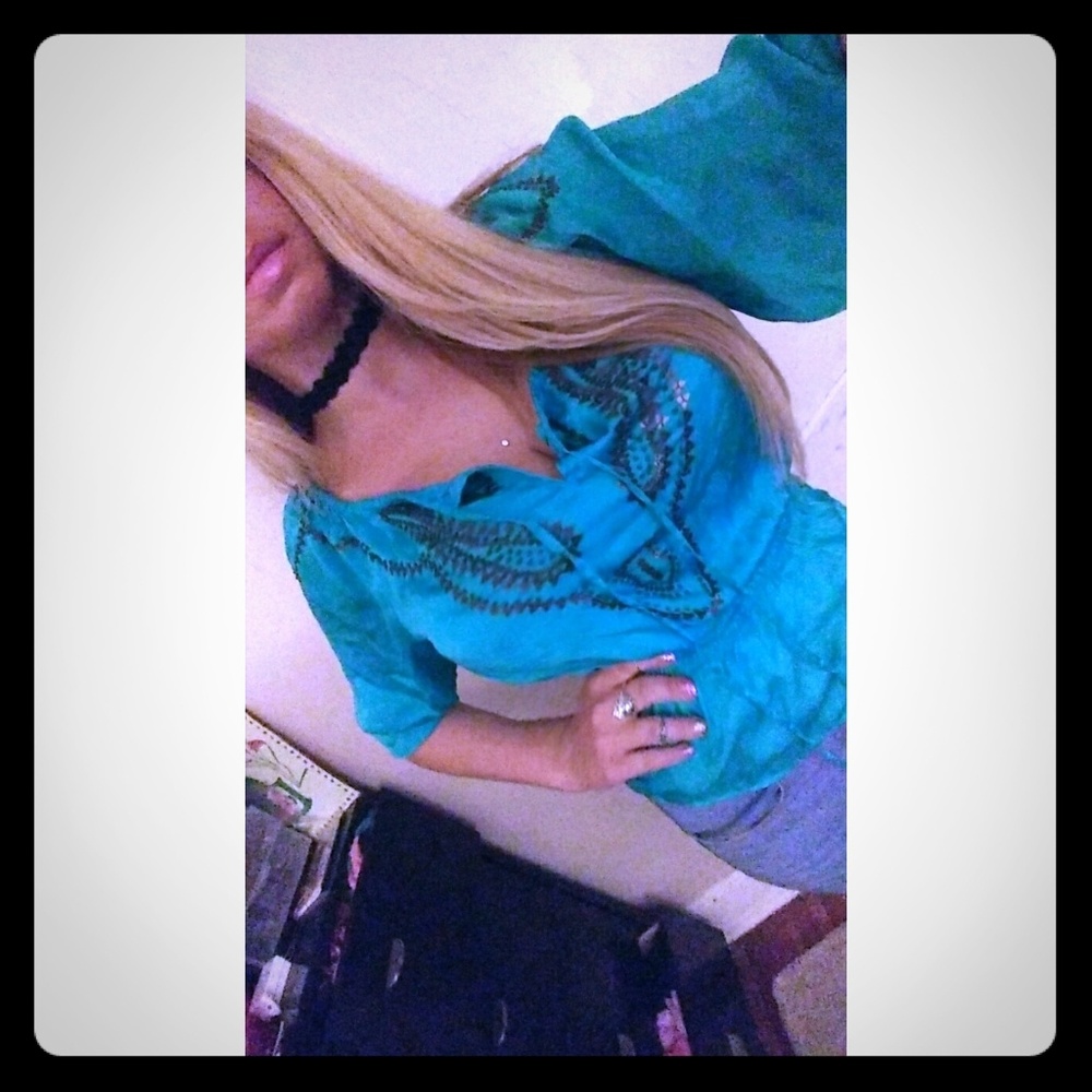 Bebe shirt